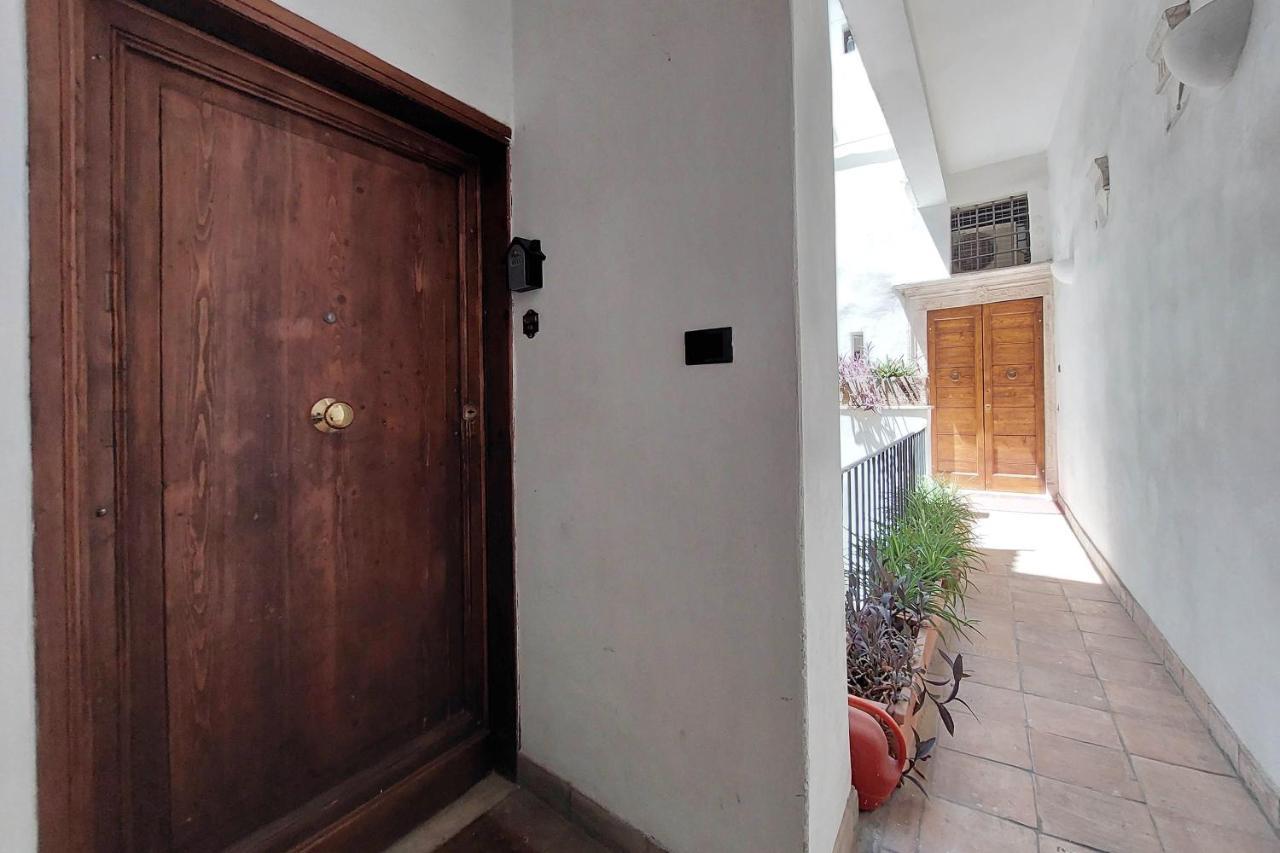 Campo De' Fiori Cute Apartment Рим Екстер'єр фото